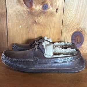 UGG Byron Genuine Sheepskin Lined Brown Leather Slipper size 11